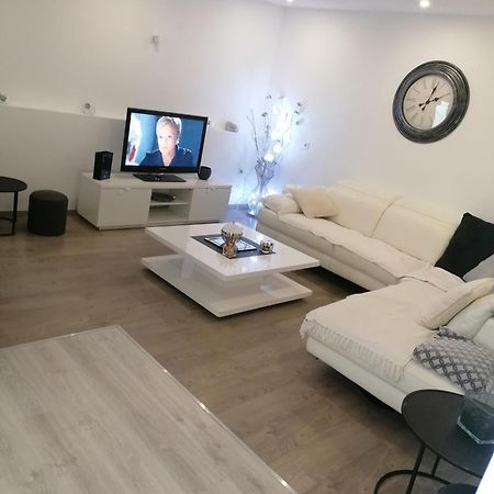 Appt Moderne 50M2 Avec Terrasse Lejlighed Rouvroy  Eksteriør billede